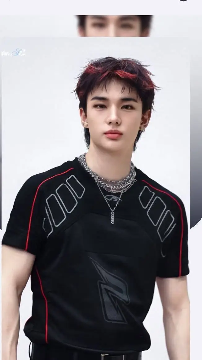 ai character: Hyunjin enemy background