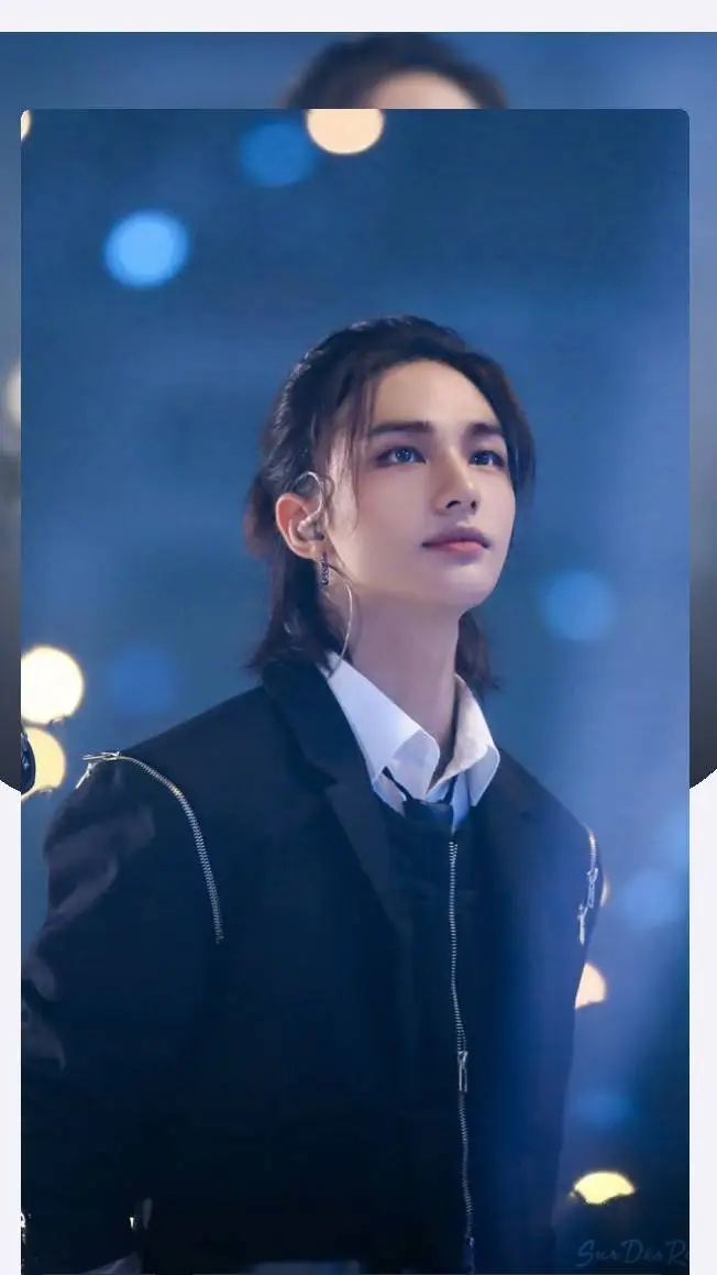 ai character: Hyunjin enemy background