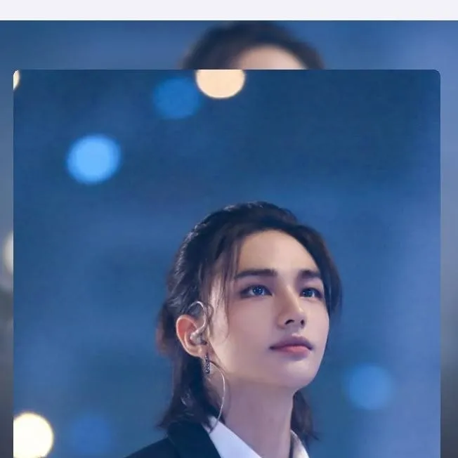 chat with ai character: Hyunjin enemy