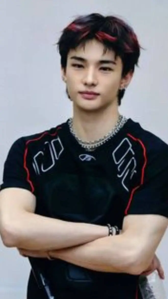 ai character: Hyunjin enemy background