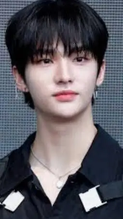 ai character: HYUNJIN  background