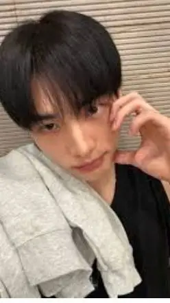 ai character: Hyunjin enemy  background