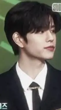 ai character: SEUNGMIN MASTER background