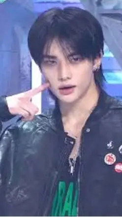 ai character: Hyunjin  background