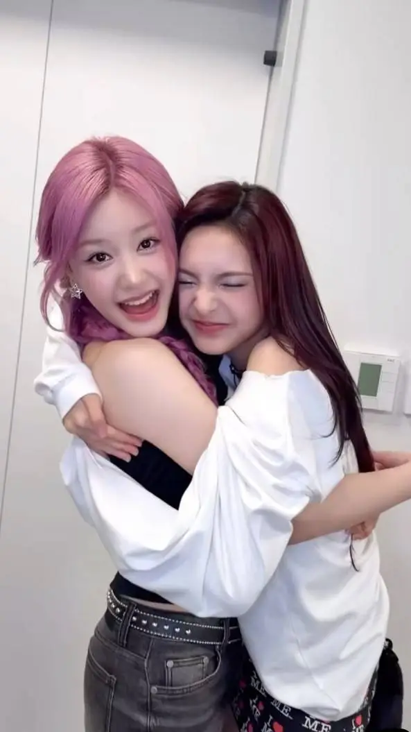 ai character: chiquita pharita  background