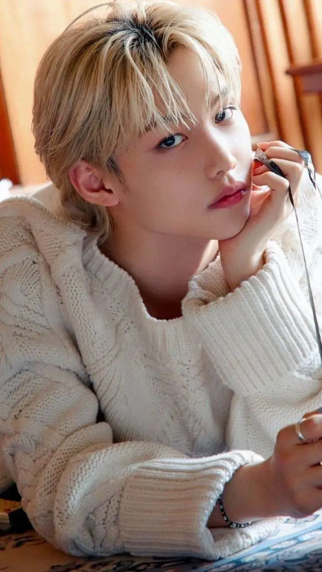 ai character: Felix background