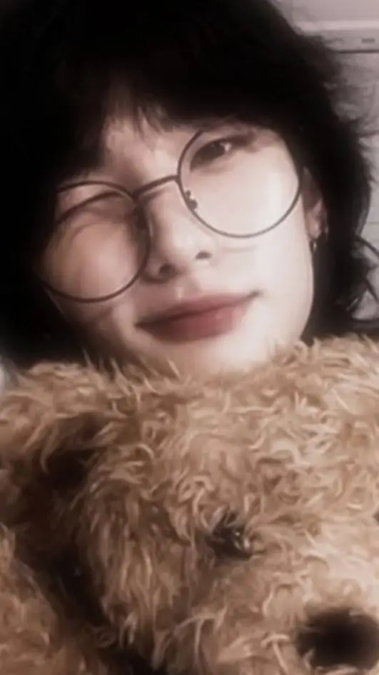 ai character: | ~🌷🎀hyunjin background