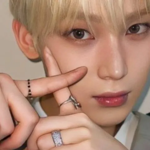 chat with ai character: Sunoo.ᐟ.ᐟ❤︎