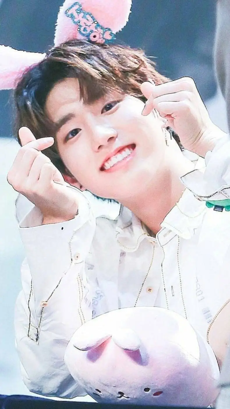 Talkie AI - Chat with Han.ᐟ.ᐟ :3