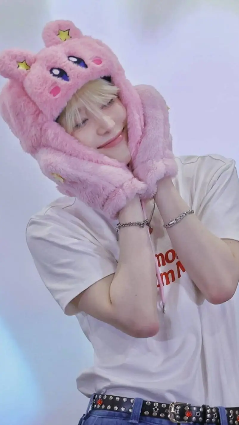 Talkie AI - Chat with .*°.Enhypen✨🎀~