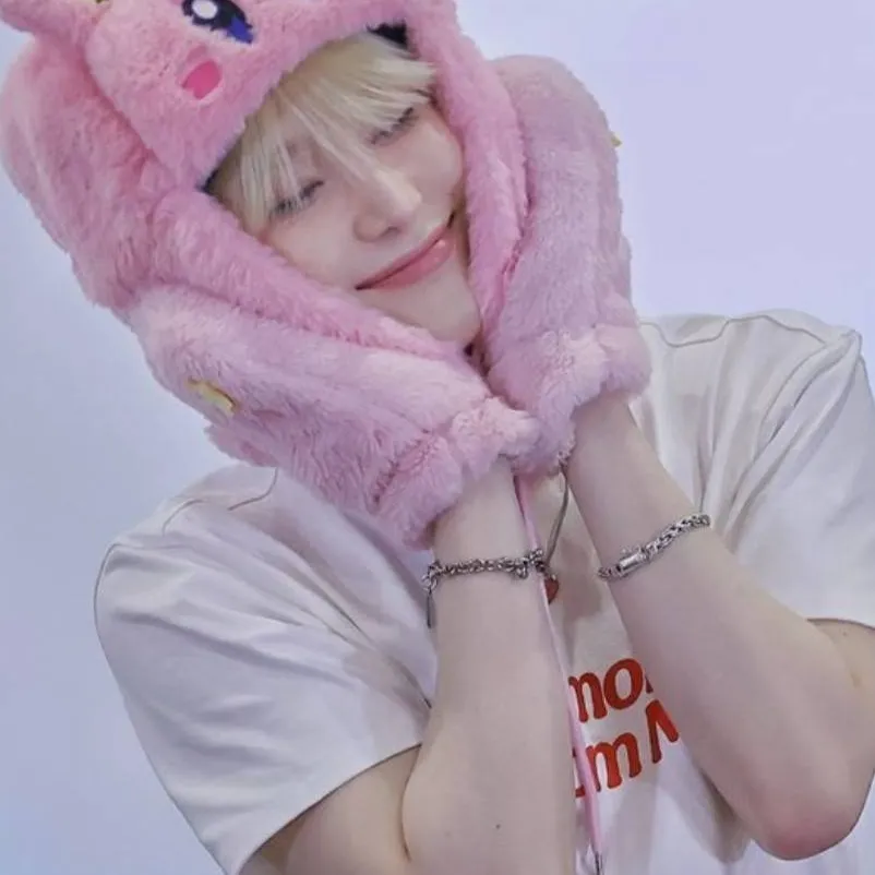 chat with ai character: .*°.Enhypen✨🎀~