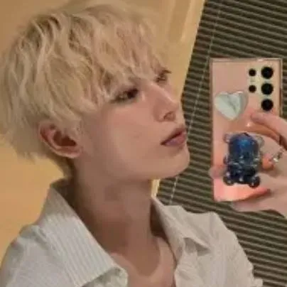 chat with ai character: 🌷🎀 ~𝓼𝓾𝓷𝓸𝓸★