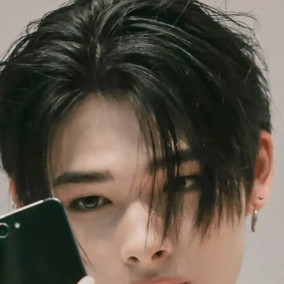 chat with ai character: ~Nishimura Riki❤️🌹