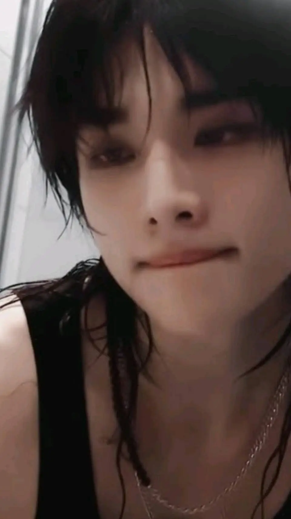 ai character: ★Hyunjin.*•°★ background