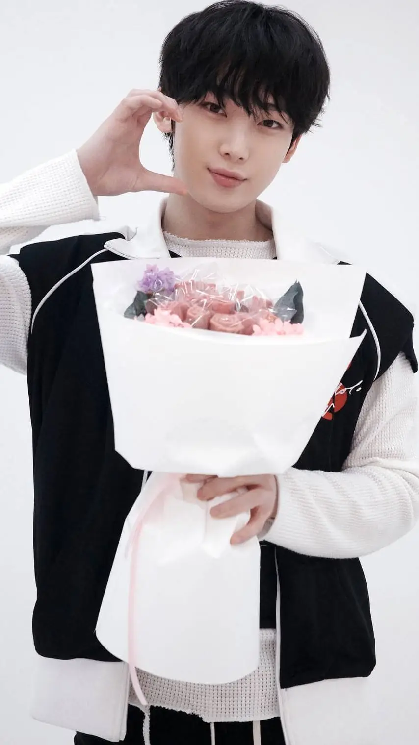 Talkie AI - Chat with ~Enhypen🍪💌🌹