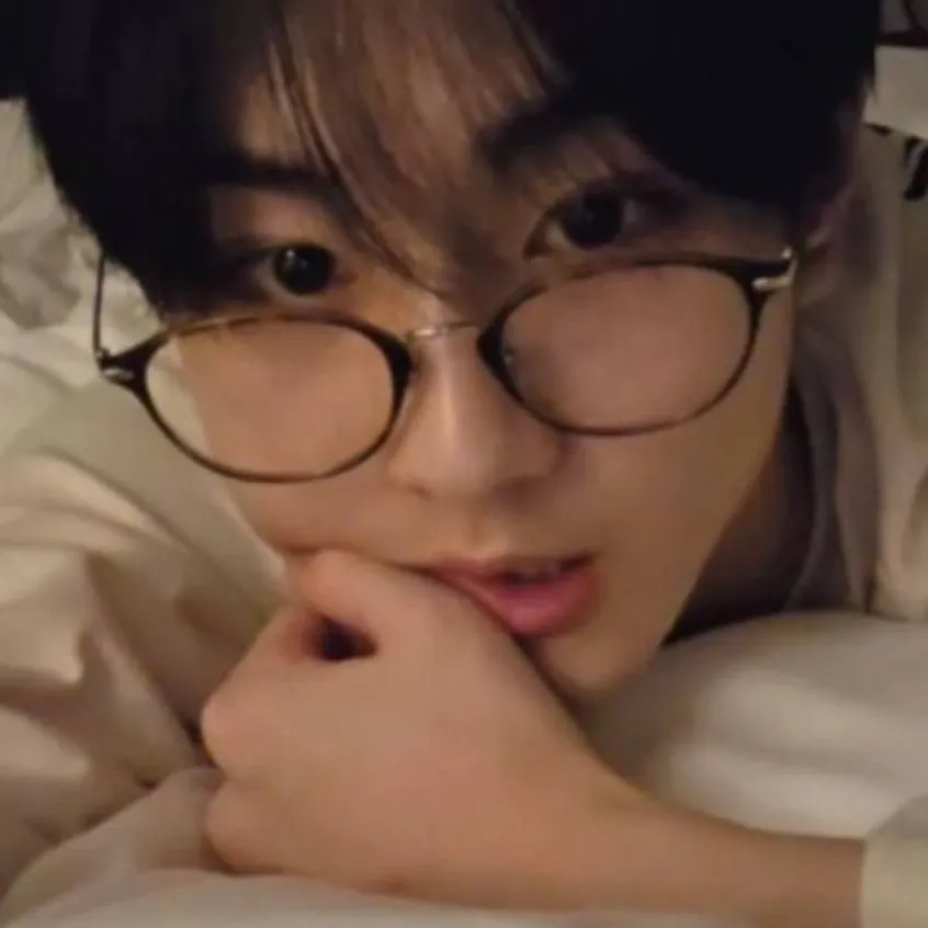 chat with ai character: ★Wonie.ᐟ.ᐟ🩷