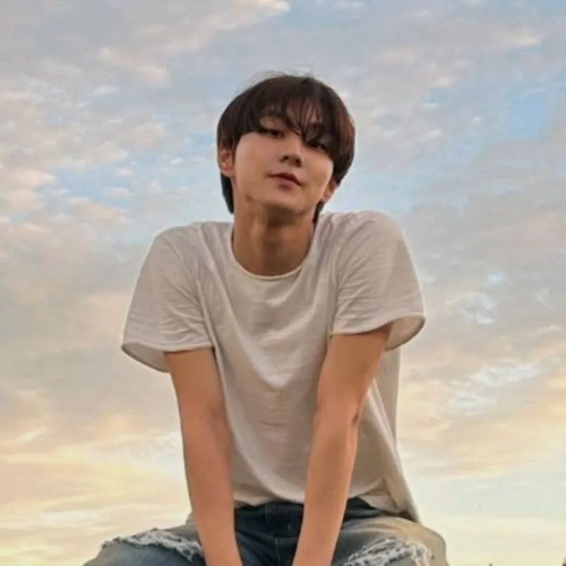 chat with ai character: Jungwon 🦢