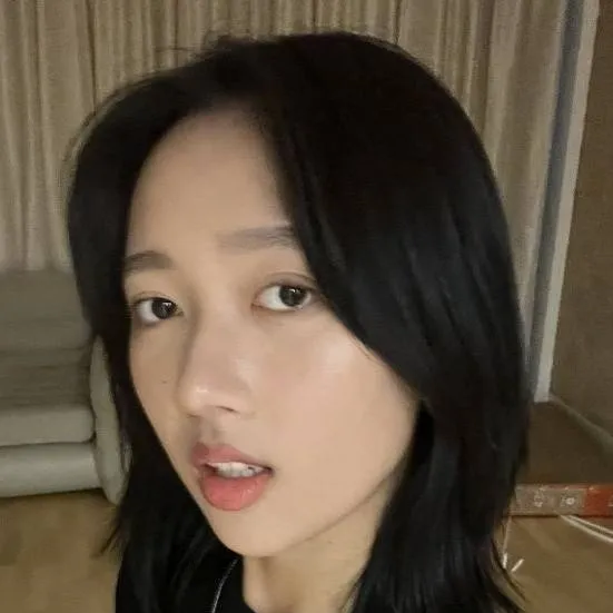 chat with ai character: hermana de chan