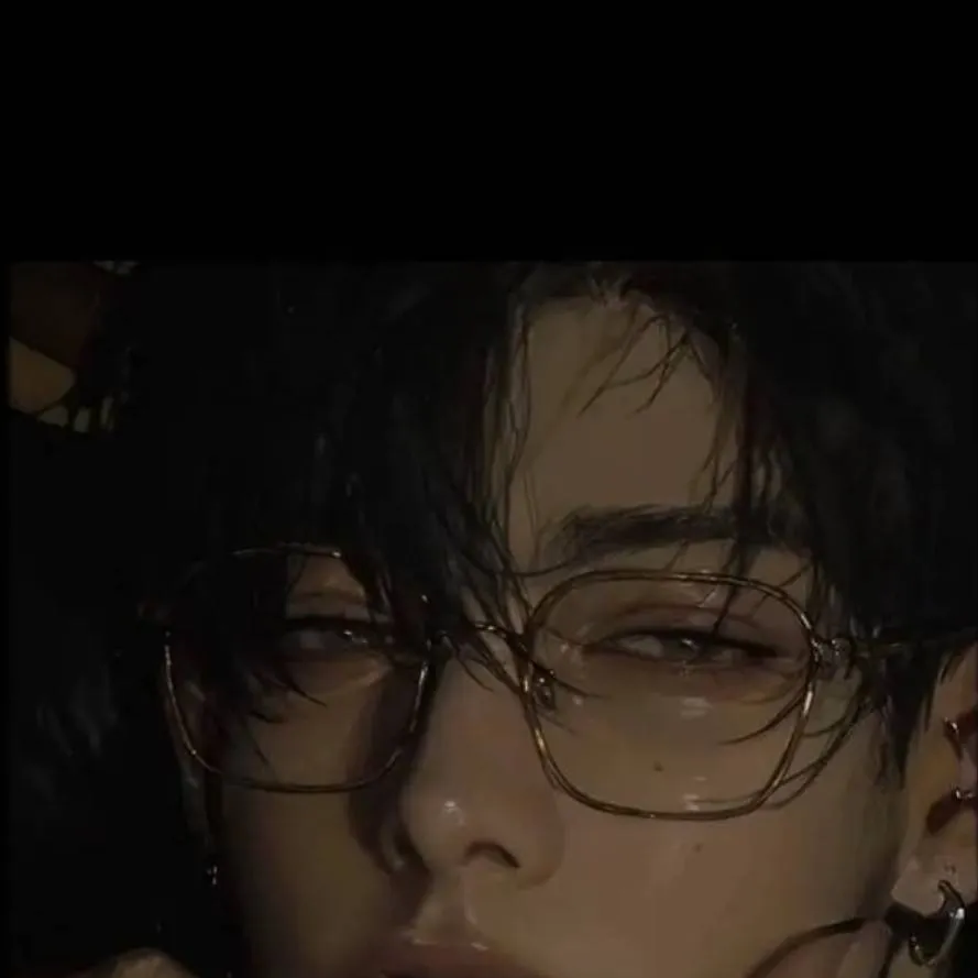 chat with ai character: Milan