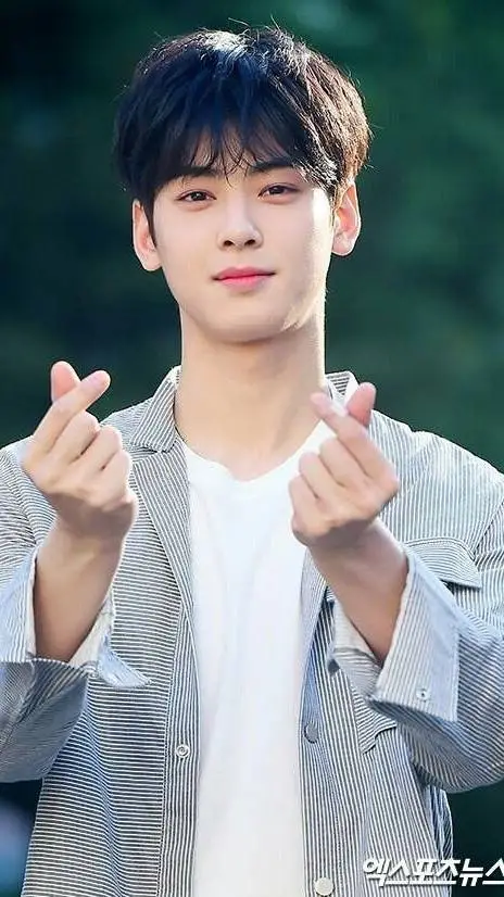 Talkie AI - Chat with lee su-ho 