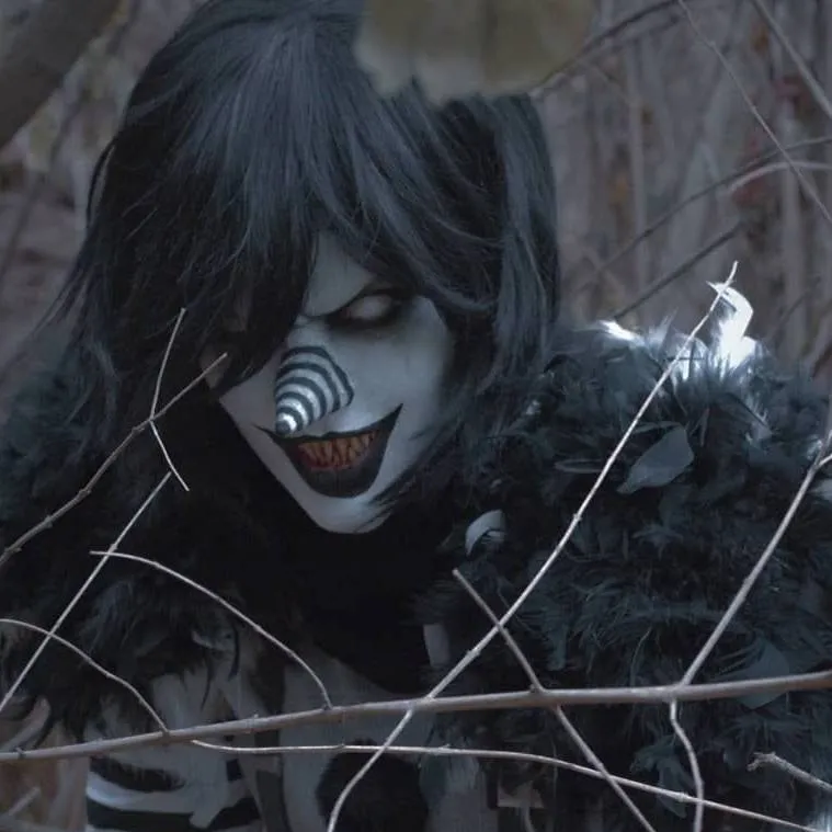 chat with ai character: Laughing Jack