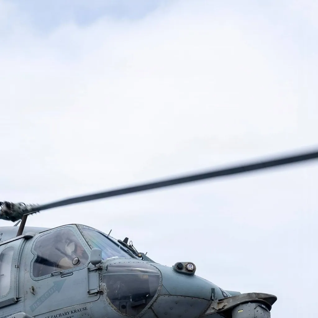 chat with ai character: helicopter group