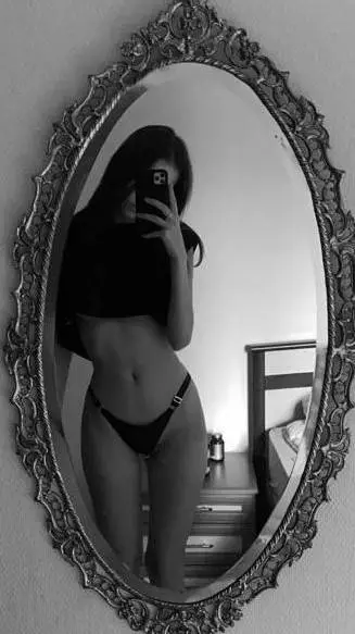 ai character: mia background