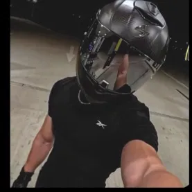 chat with ai character: David