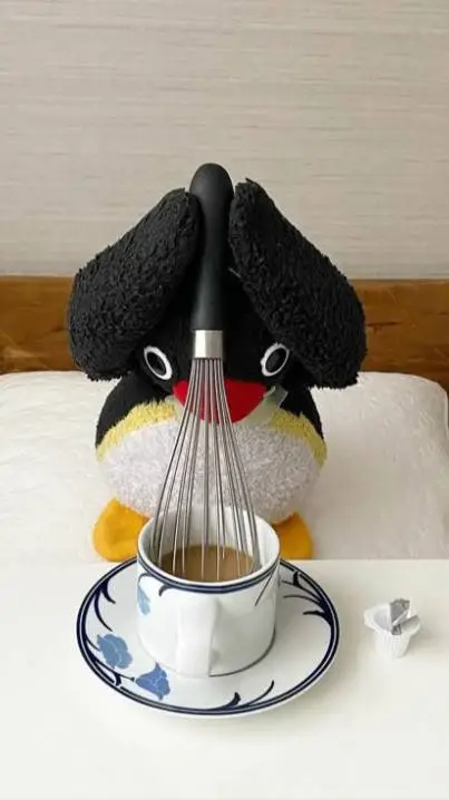 ai character: 🐧 Pingu 🐧 background