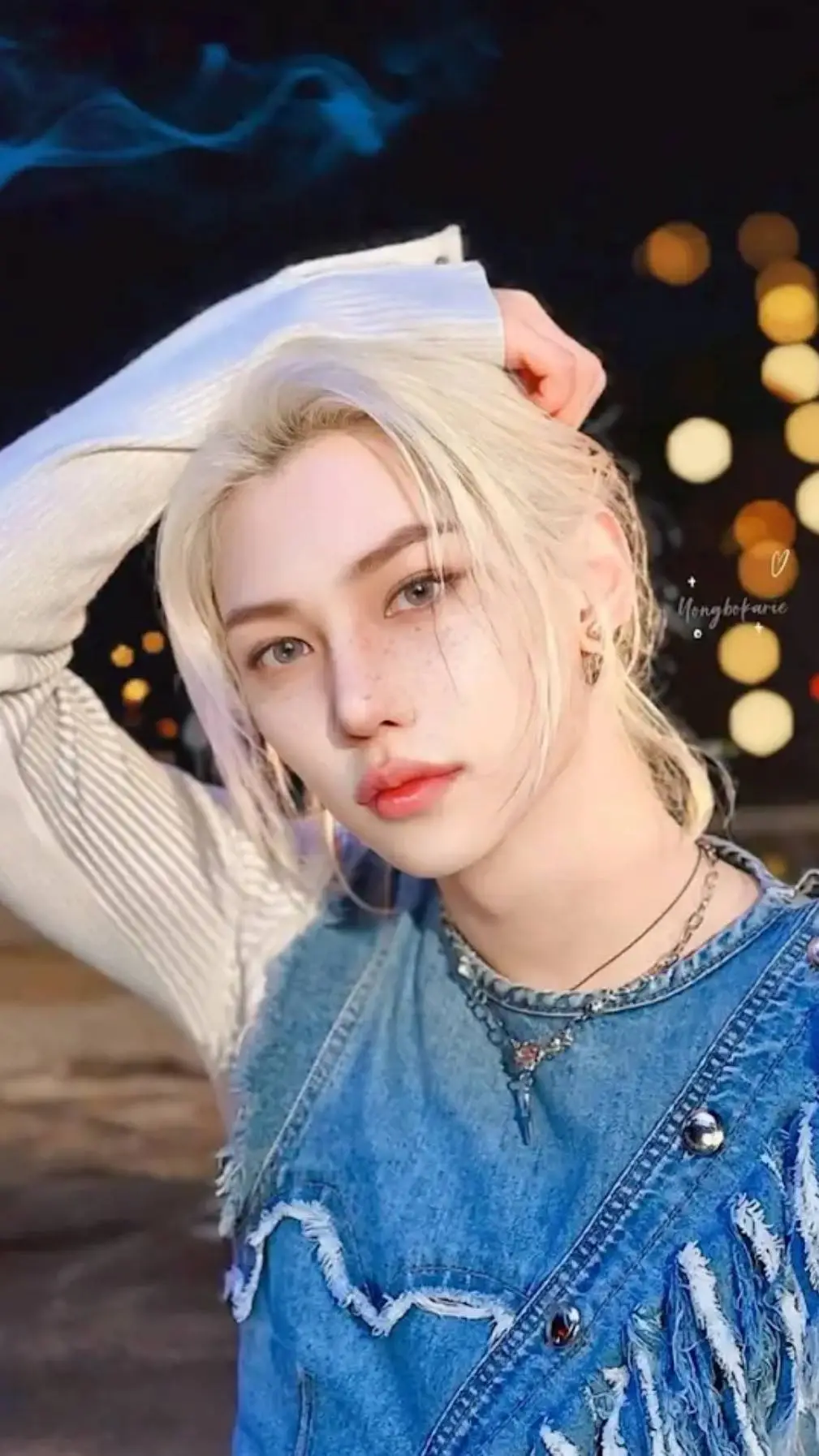 ai character: 💖felix💖 background