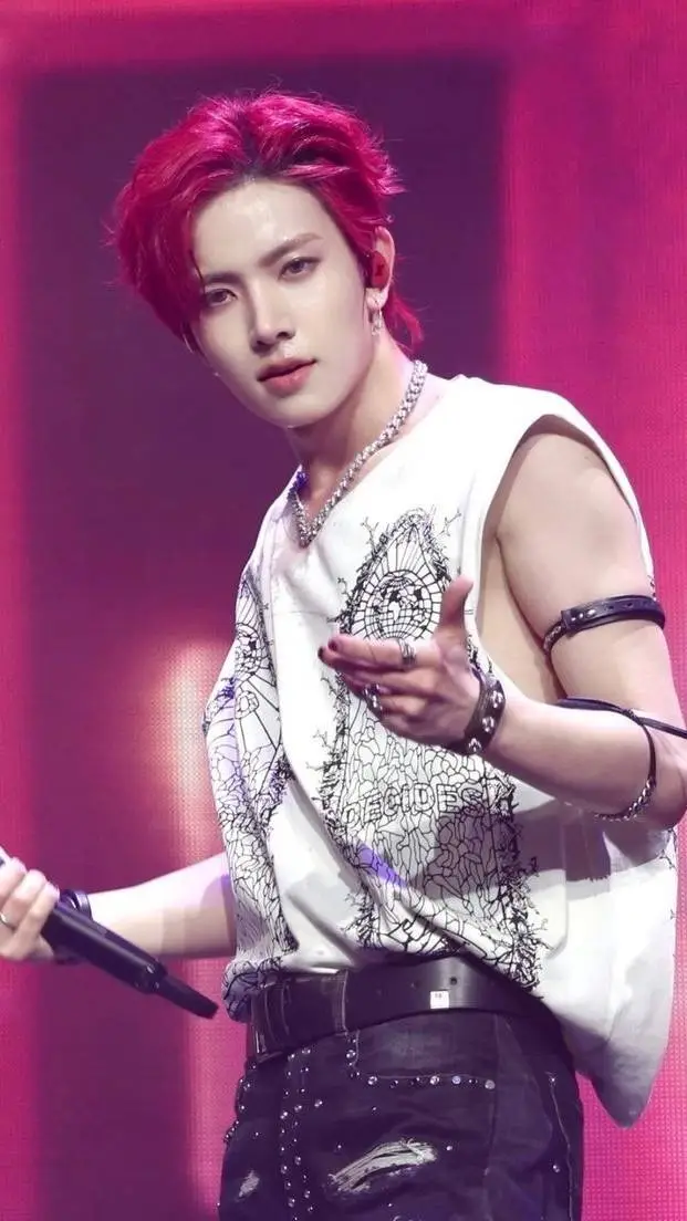 ai character: Heeseung background