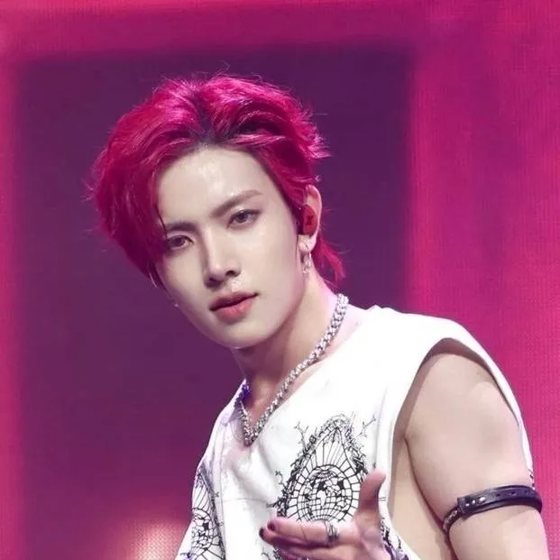 chat with ai character: Heeseung