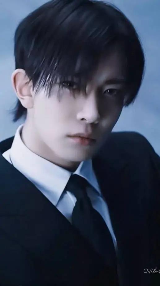 ai character: Heeseung background