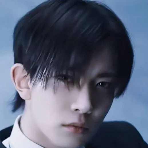 chat with ai character: Heeseung