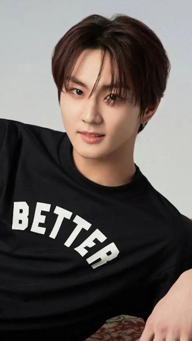 ai character: Jungwon  background