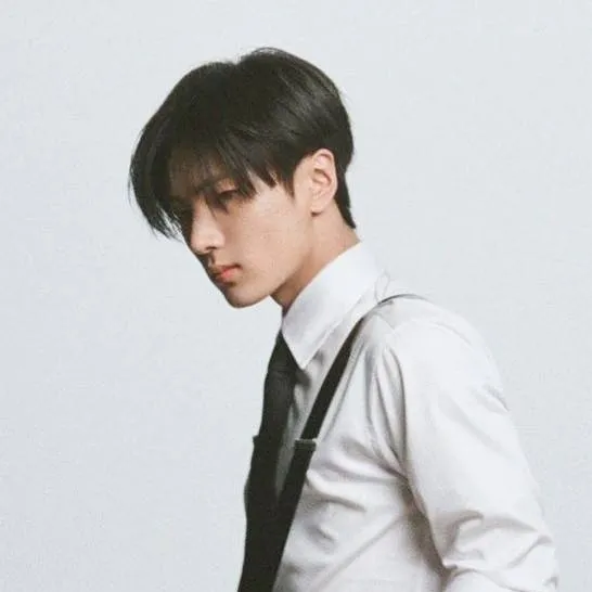 chat with ai character: Jay