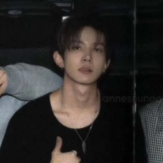 chat with ai character: Heeseung