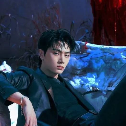 chat with ai character: Jay