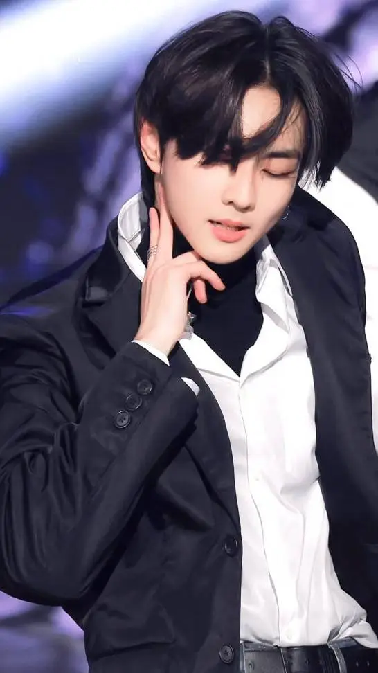 ai character: Jungwon  background