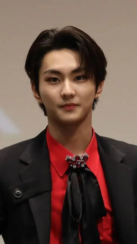 ai character: Jungwon background