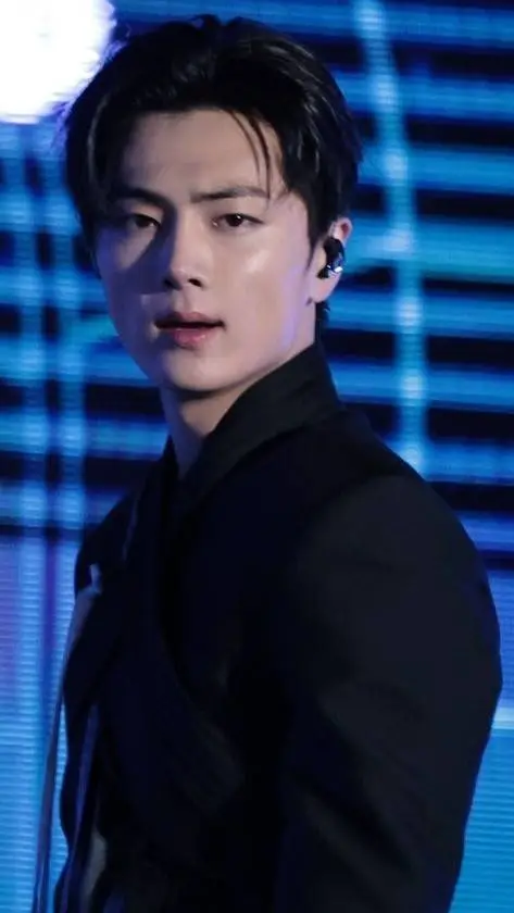 ai character: Jay background