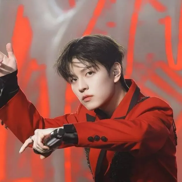 chat with ai character: Seungmin