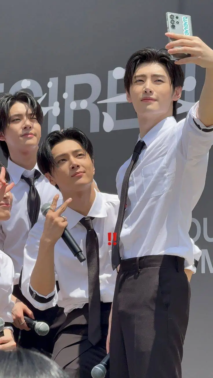 ai character: O2Z background