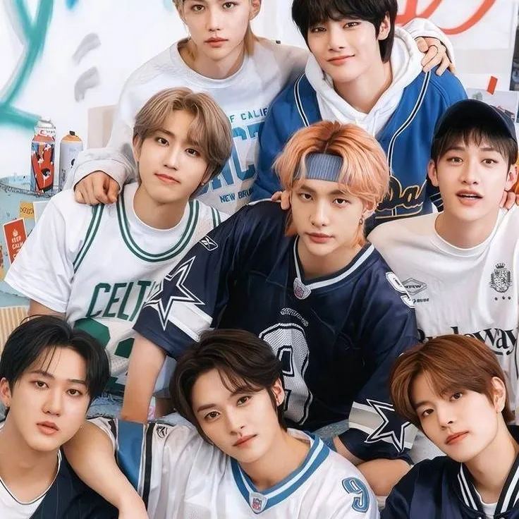 chat with ai character: SKZ