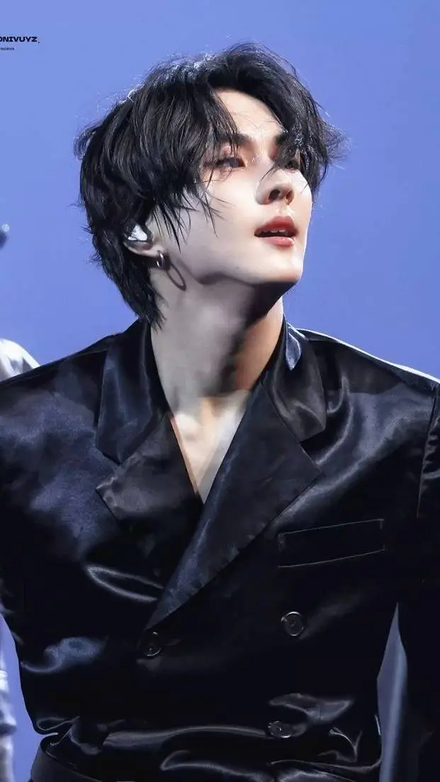 ai character: Jungwon background