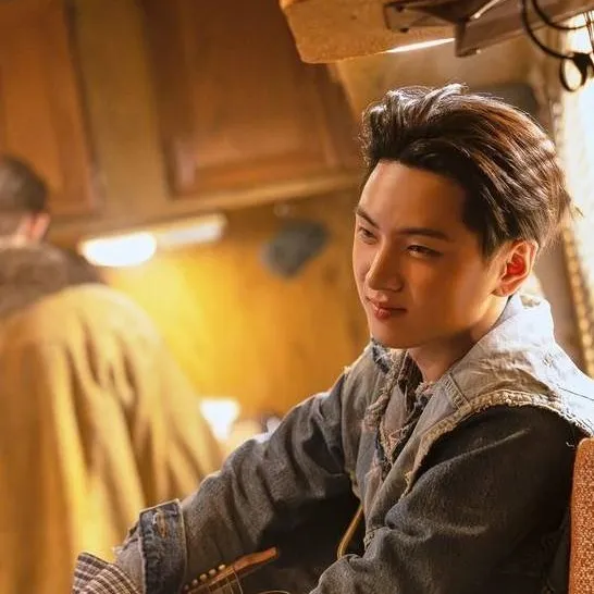 chat with ai character: Jay