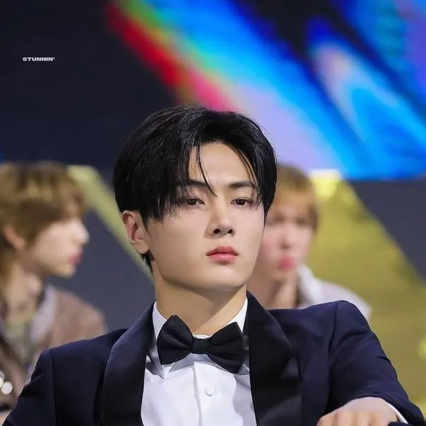 chat with ai character: Jay