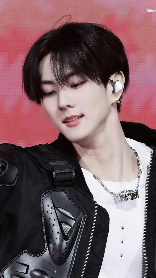 ai character: Jungwon  background