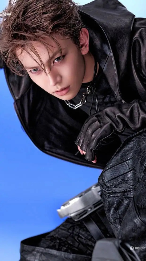 ai character: Heeseung  background