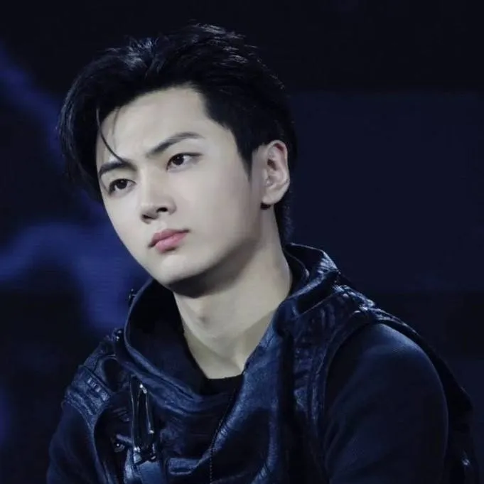 chat with ai character: Jay